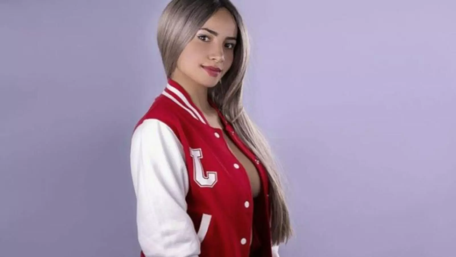 AdriBella livejasmin