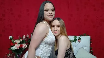 EmmaAndKloe livejasmin